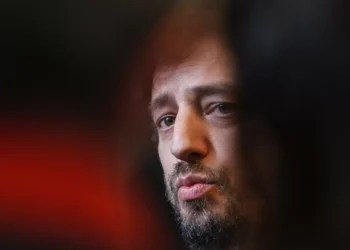 “Não se consegue formar uma opinião sem selecionar informação”