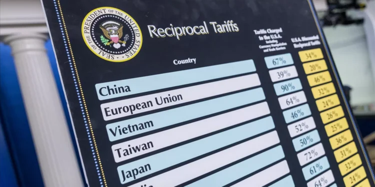 Trump dá a entender que dispositivos e semicondutores estão em análise
