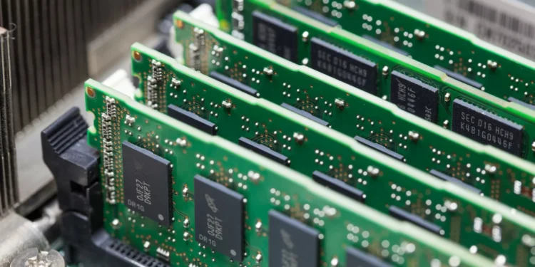 Cientistas criaram memória RAM que é 10 mil vezes mais rápida