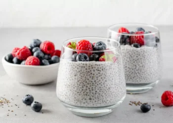 Este pudim de chia demora cinco minutos a fazer e não precisa de frio