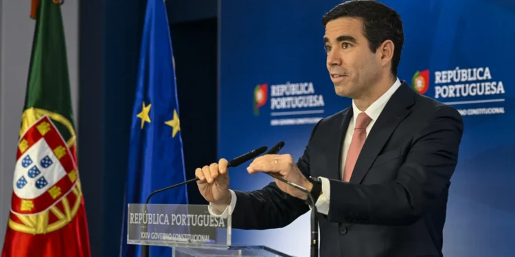 Governo “consciente de que há aspetos a melhorar e SIRESP é um deles”