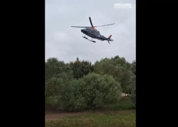 Praticante de caiaque helitransportado pela Força Aérea. Eis o vídeo