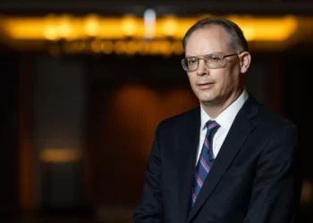 Líder da Epic Games compara Google e Apple a ‘gangsters’