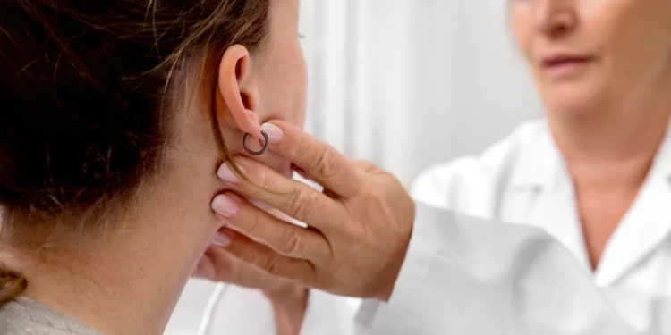 Mononucleose. Ainda acredita nestes mitos sobre a ‘doença do beijo’?