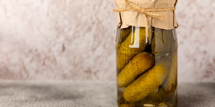 Cãibras musculares? Sumo de picles pode ajudar