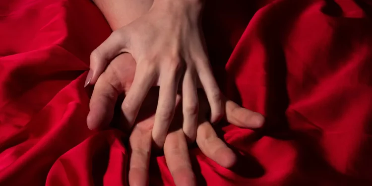 Por que fazemos sexo com pessoas pelas quais não nos sentimos atraídos?