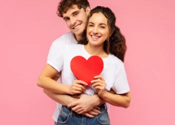 Signos improváveis que combinam no amor