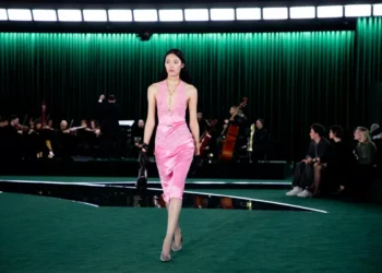 Gucci tem queda de 25% nas vendas e traz mais problemas a Kering. Demna pode ser a salvação