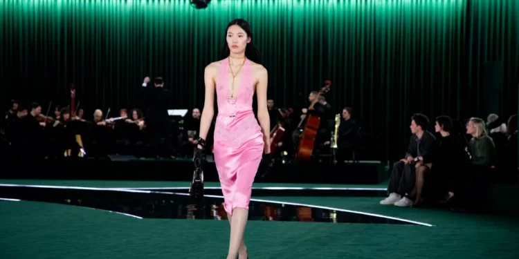 Gucci tem queda de 25% nas vendas e traz mais problemas a Kering. Demna pode ser a salvação