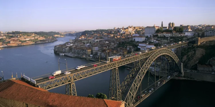 Autarca de Gaia manifesta dúvidas sobre nova solução para estação do TGV