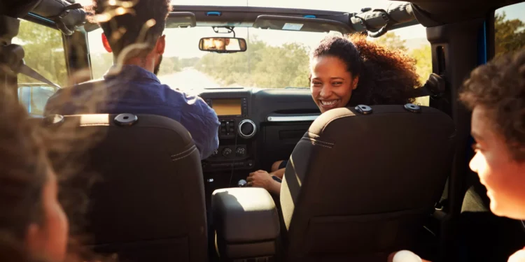 Tem filhos? Estes são os itens essenciais que deve ter (sempre) no carro