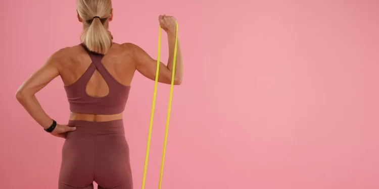 Fortaleça os ombros sem ter de passar horas no ginásio