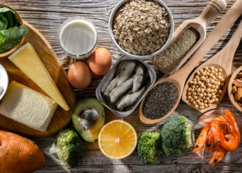 Ossos e dentes mais fortes? Os ‘aliados’ que deve ter sempre por perto