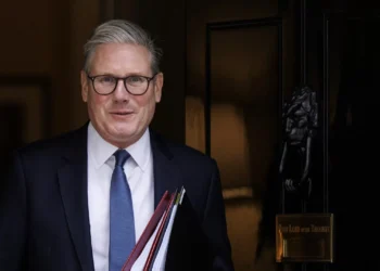 Governo britânico defende comércio “livre e aberto” em telefonema com Trump