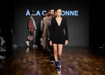 Xadrez, conforto e upcycling: a moda de rua da À La Garçonne no SPFW
