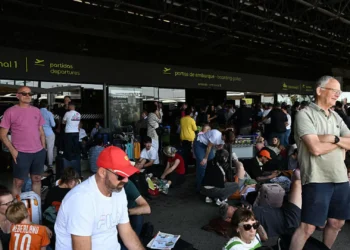 Apagão. Jovens retidos em Roma regressam na próxima madrugada