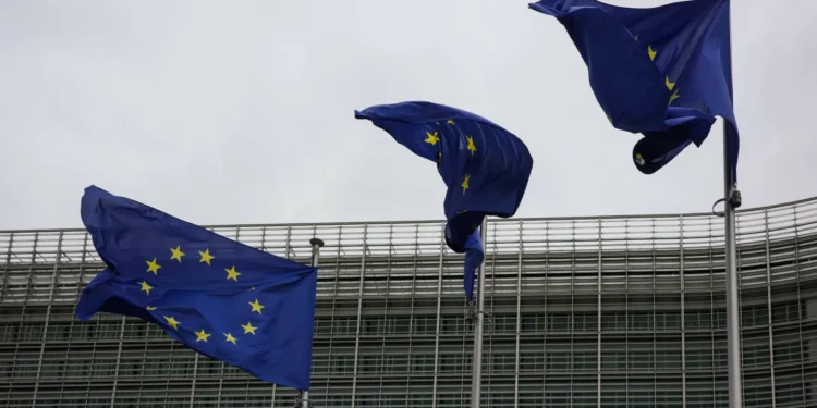 Comissão Europeia quer criar Rede Europeia de Verificadores de factos