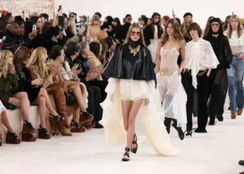 Boho Chic: por que a estética hippie é a mais forte tendência de moda em 2025?