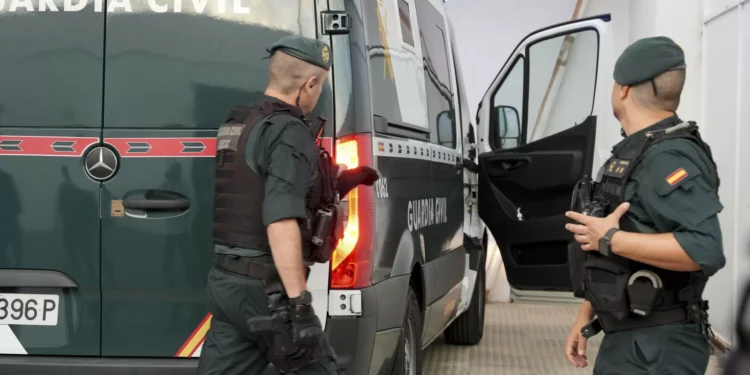 Polícia espanhola detém português suspeito de esfaquear outro em viagem de finalistas