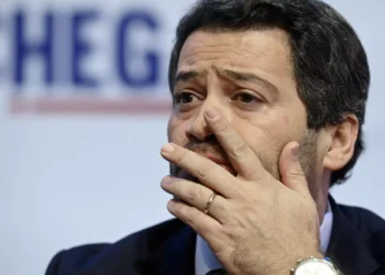 Médico que assistiu André Ventura na ambulância diz que “correu tudo bem”