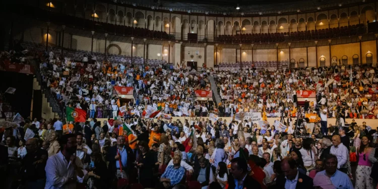 Ativistas retiradas de comício da AD em Lisboa. “Retidas na esquadra”