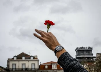 Lionel Cecílio com espetáculo em Paris sobre 50 anos do 25 de Abril