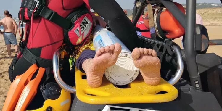 Nazaré. Trio “em dificuldades na água” salvo por nadador fora de serviço