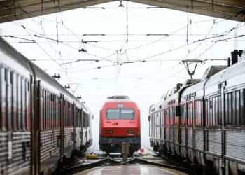 Homem morre após ser colhido por comboio no Porto