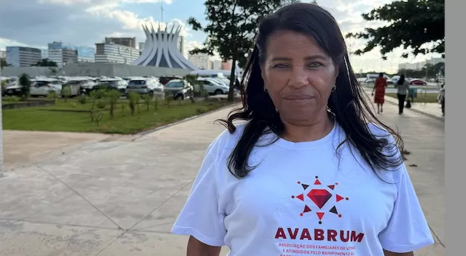 “A dor não passa, mas a gente aprende a caminhar com ela”