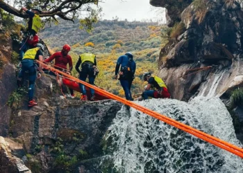 Resgate de praticante canoagem que caiu ao rio Carcerelha demorou 4 horas