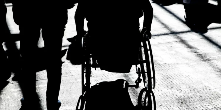 Doentes com esclerose múltipla esperam, em média, 3 anos por diagnóstico