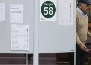 Afluência às urnas em Lisboa ronda os 79% até ao 18h00