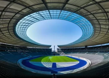 Primórdios do futebol. Cidade inglesa de Sheffield e Escócia competem pelo papel principal