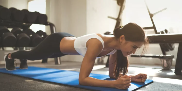 Diga-nos a sua idade, dir-lhe-emos quanto tempo devia aguentar em prancha