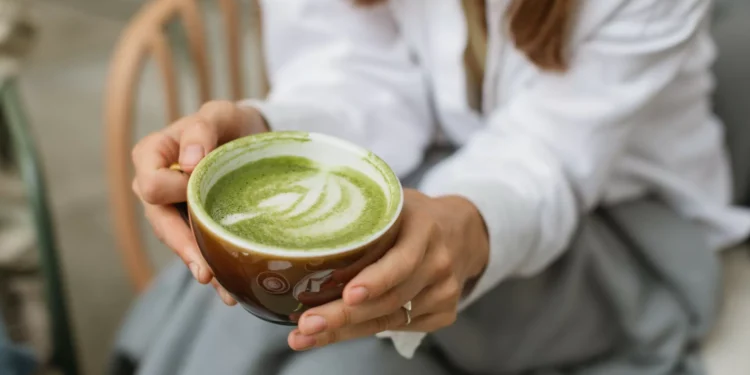 Cuidado com a hora a que ingere esta bebida da moda
