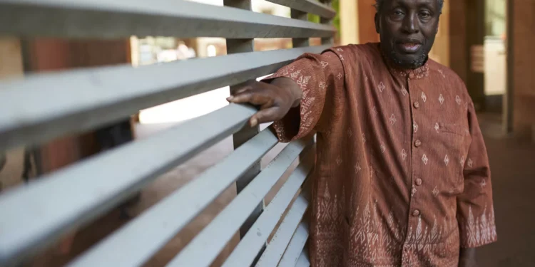 Morreu o escritor queniano Ngugi Wa Thiong’o, eterno candidato ao Nobel