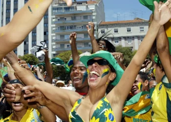 Embaixador do Brasil em Portugal pediu reunião sobre deportações