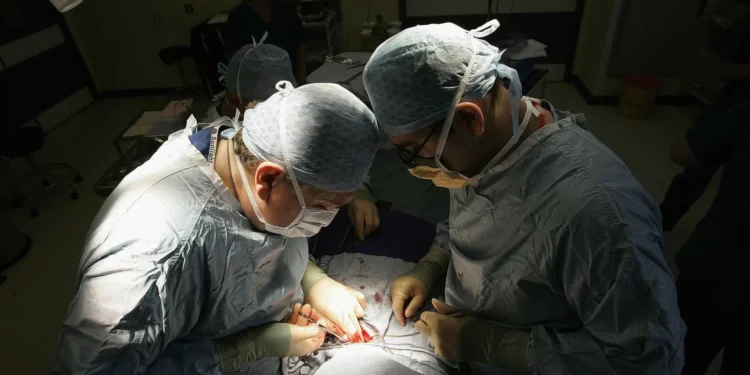 Médicos operam em férias e folgas e faturam milhares no Hospital de Braga