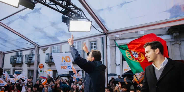 Filho de Montenegro defende pai e diz que “não há problema” em ir à AR