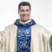 O padre influencer que se negou a batizar bebê reborn
