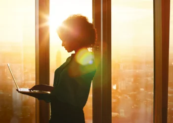 Mais poder, menos dinheiro: os desafios das mulheres que ocupam cargos de chefia