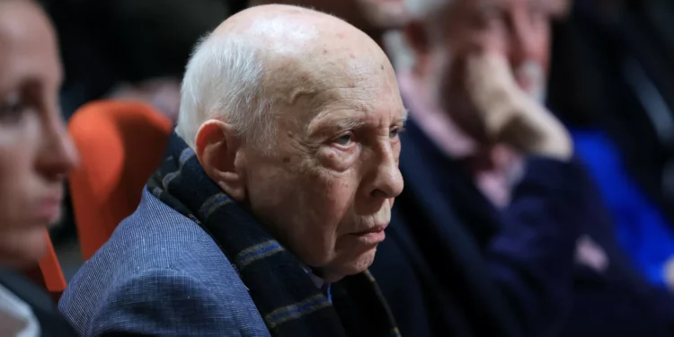 ‘Pretextos’ de Helder Macedo distinguido com Grande Prémio da Crónica