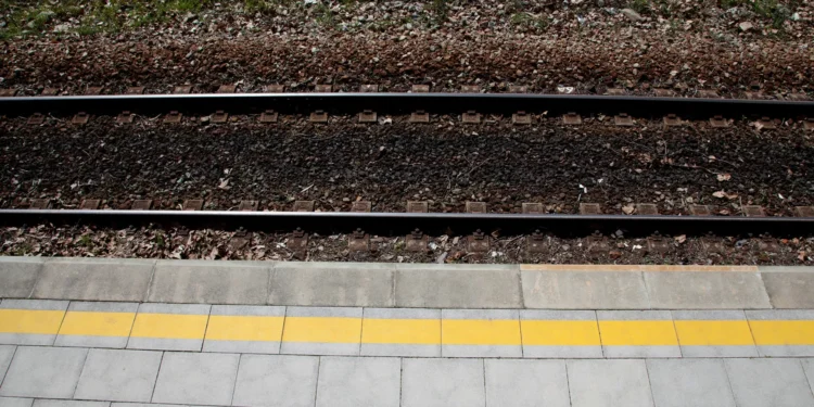 Circulação na Linha do Vouga interrompida 3 horas devido a queda de carro