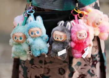 Feios, ingênuos e graciosos: o que está por trás do fenômeno Labubu