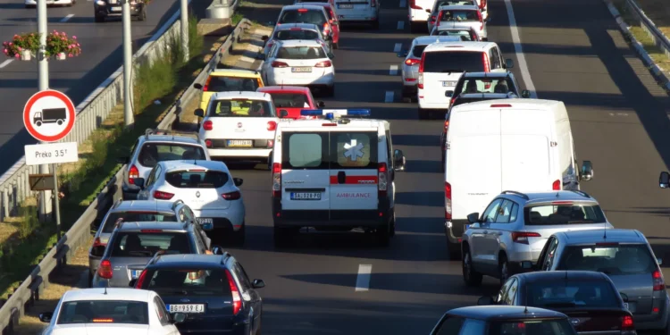 EN321 reaberta ao trânsito em Castro Daire após incêndio num veículo
