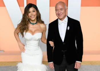 Vestido de noiva e o poderoso anel de Lauren Sánchez: os detalhes fashion do casamento de Jeff Bezos