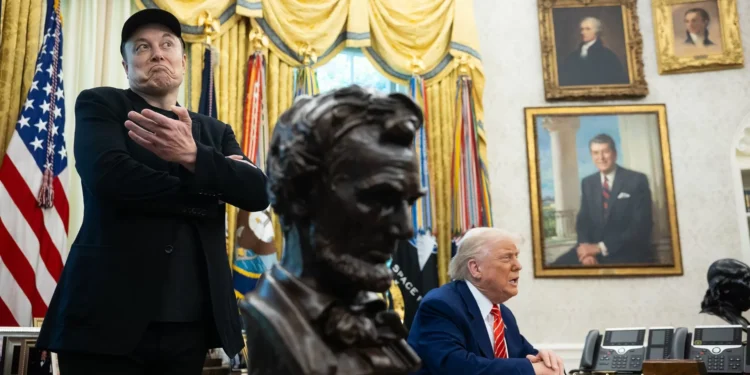 Recessão, subsídios e Epstein: Trump e Musk em guerra aberta