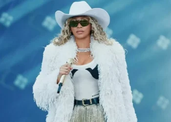 Por que Beyoncé e Bella Hadid resolveram ressuscitar a estética das cowgirls na moda?