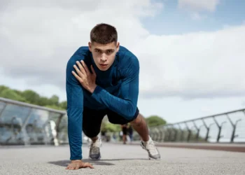 A prancha alternativa que ajuda a tonificar a barriga