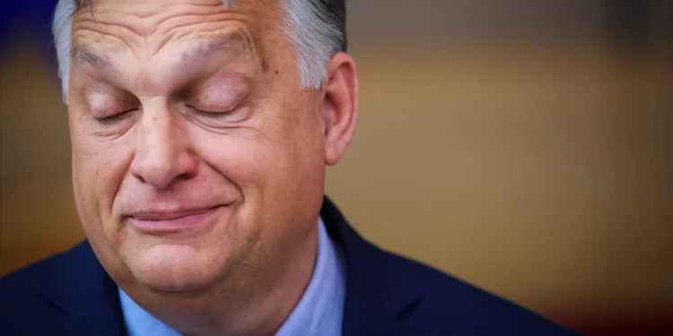 Hungria adia votação sobre lei que visa limitar financiamento estrangeiro